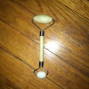 Jade roller